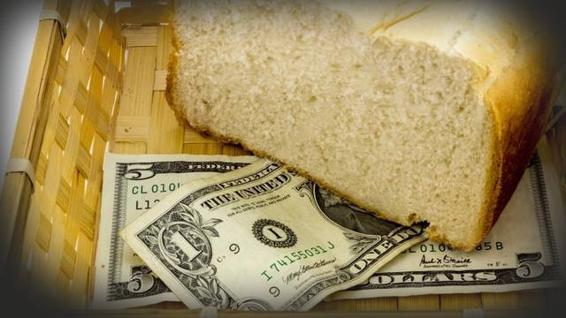 FOTO: La parte más difícil: que suba el dólar pero no el pan