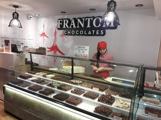 FOTO: Frantom, la tradicional chocolatería frente al Nahuel Huapi