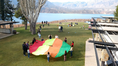 AUDIO: Las actividades para los niños frente al lago Potrerillos