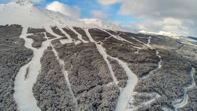 FOTO: Cerro Castor recibe a los amantes del esquí y el patinaje