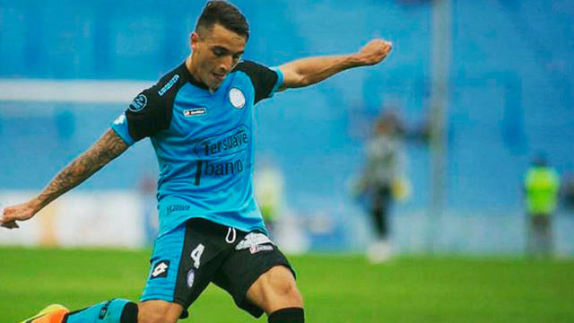 Renzo Saravia es el reemplazante de Mercado en la Selección