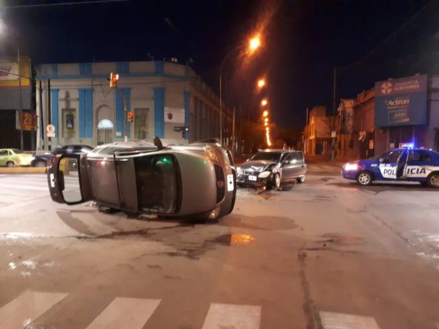 Impactante accidente en avenida Colón: un herido leve