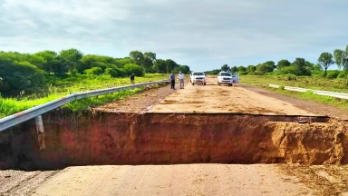 Se derrumbó un puente en Santiago del Estero