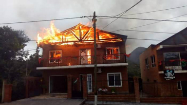 AUDIO: Un rayo provocó el incendio de un gimnasio en La Rioja