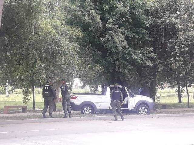 FOTO: Córdoba: estrelló su auto contra un árbol y murió