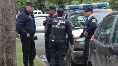 AUDIO: Hallan muertos a dos policías y a una mujer en La Calera