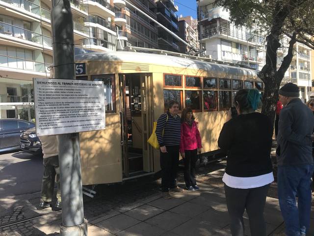 Un paseo en tranvía, una alternativa para recorrer Rosario
