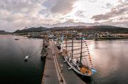 Las imponentes fragatas congregan a los turistas a Ushuaia