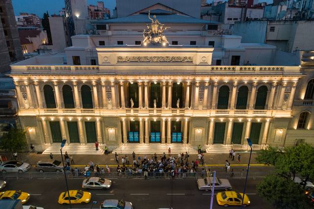 FOTO: El histórico Teatro San Martín ya luce su remodelada fachada