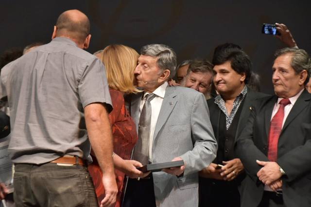 Córdoba distinguió al gran humorista Luis Landriscina