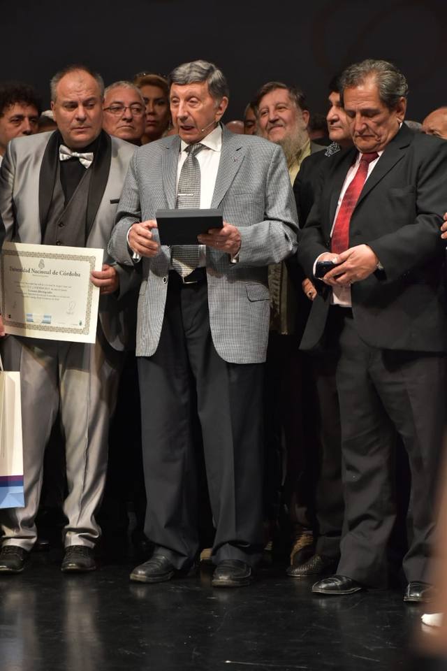 Córdoba distinguió al gran humorista Luis Landriscina