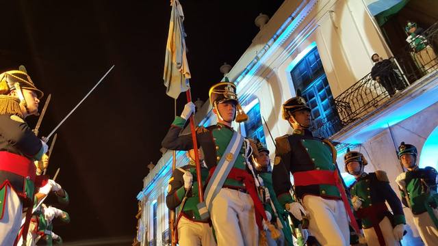 FOTO: Cambio de Guardia en el Cabildo de Córdoba.