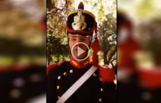 Los granaderos saludaron a Tiago