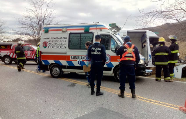 Volcó una ambulancia en la ruta 14: hay un muerto