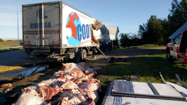 Un muerto en un espectacular choque de camiones en San Luis