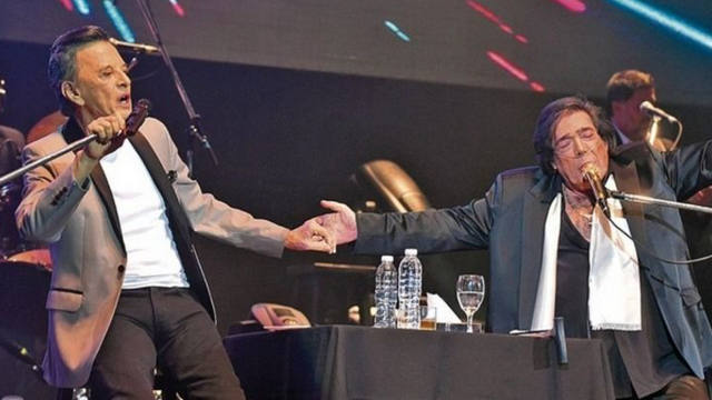 Cacho Castaña y Palito, ovacionados en el Luna Park.