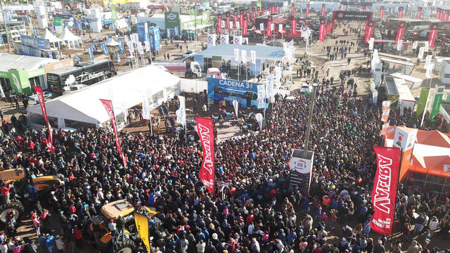 FOTO: Más de 5 mil personas en el stand de Cadena 3 de Agroactiva