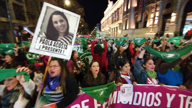 FOTO: Una multitud marchó en Córdoba contra la violencia de género