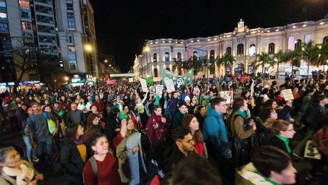 FOTO: Una multitud marchó en Córdoba contra la violencia de género