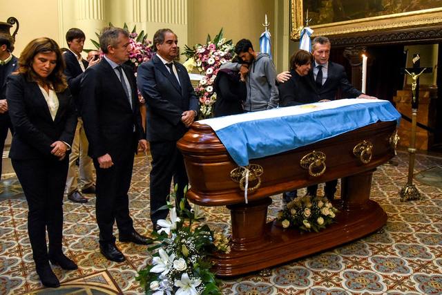 FOTO: Macri despidió los restos de Héctor Olivares en el Congreso