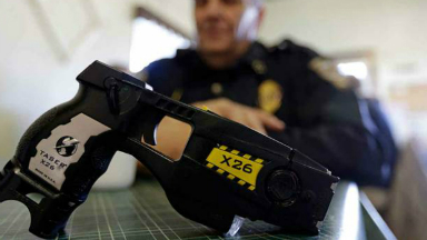 AUDIO: Policía argentino en EE.UU. pidió educar sobre uso de Taser