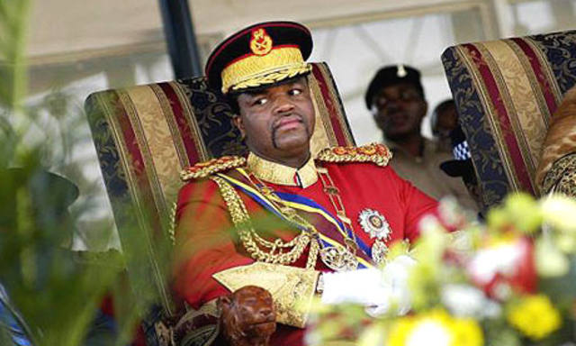 FOTO: El excéntrico rey de Suazilandia está en Bariloche