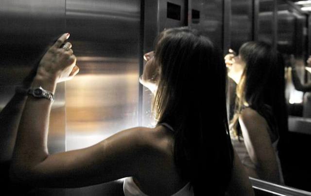 FOTO: Por el paro de EPEC, recomiendan no utilizar ascensores