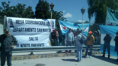AUDIO: Desocupados cortaron el puente internacional de Salta