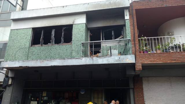 FOTO: Incendio en un depósito en pleno centro de Córdoba