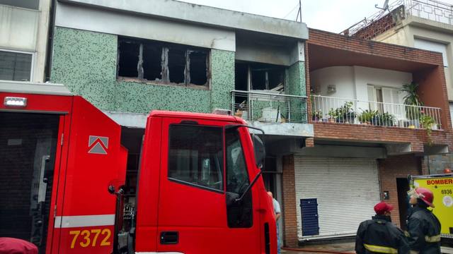 FOTO: Incendio en un depósito en pleno centro de Córdoba