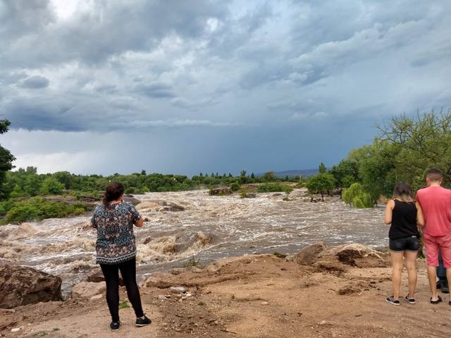 FOTO: La lluvia anegó distintos sectores en Mina Clavero