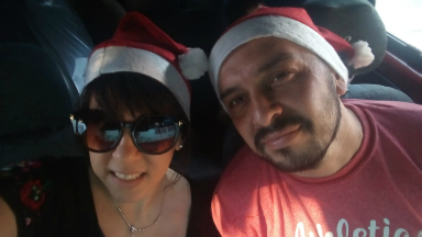 AUDIO: A lo Papá Noel: pareja repartió regalos para los necesitados
