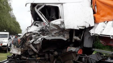 AUDIO: Impresionante choque entre dos camiones dejó un muerto