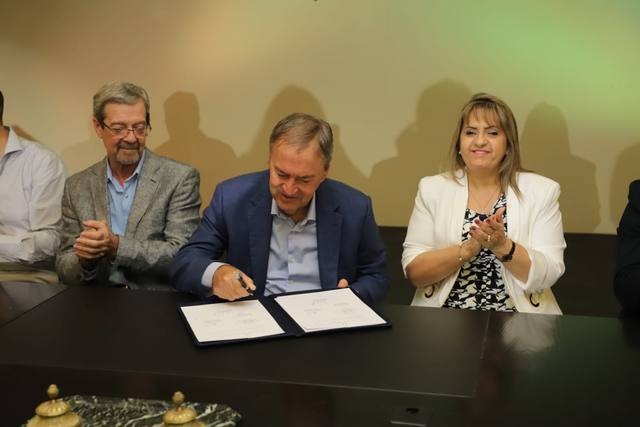 FOTO: Dos empresas invertirán u$s 5.500.000 en Villa María