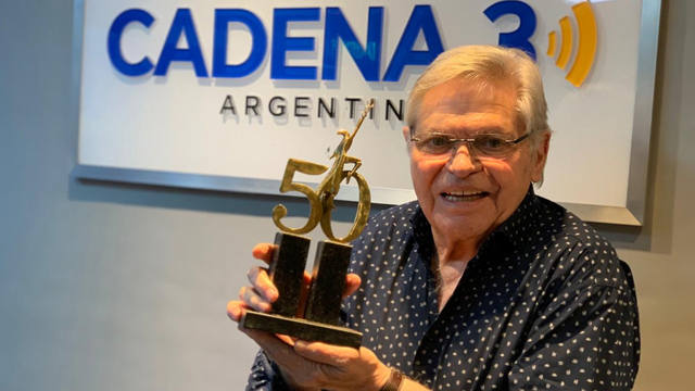 FOTO: Rony Vargas recibió el Mercurio de Oro a la Popularidad