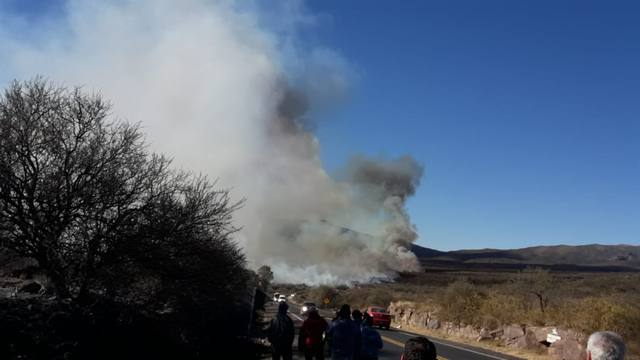 Contuvieron el incendio en Capilla del Monte