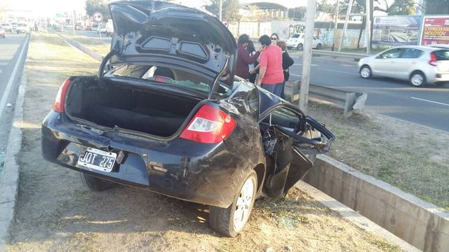 Fuerte choque camino al Aeropuerto generó un caos vehicular