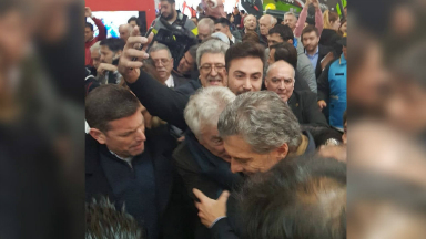 AUDIO: Fugaz visita de Mauricio Macri a La Rural de Palermo