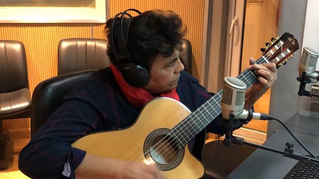 FOTO: Jorge “El Mono” Leguizamón trajo folclore a Viva la Radio
