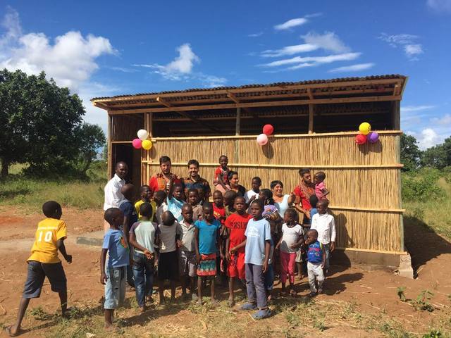 FOTO: Rosarinos construyeron escuelas en Mozambique
