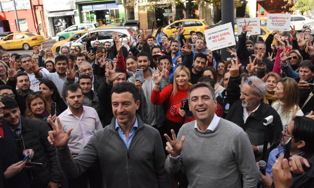 FOTO: Mestre hizo el cierre de campaña por las calles de Córdoba