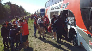 Secuestraron droga, alcohol y entradas a hinchas de River