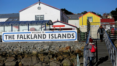 AUDIO: El vuelo a Malvinas mejorará las relaciones con Reino Unido