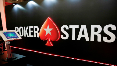 AUDIO: Ordenan el bloqueo del sitio de apuestas PokerStars