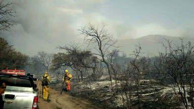 AUDIO: Logran contener incendios en las sierras