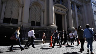 Aseguran que el dólar se acerca a los valores de equilibrio