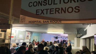 AUDIO: Guardia colapsada en el hospital San Roque para pedir turnos