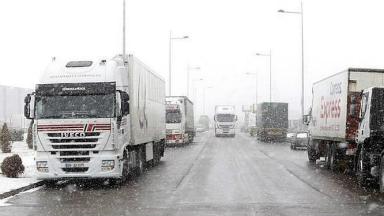 AUDIO: Mil camiones varados por el temporal en el paso a Chile