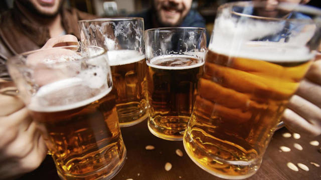 FOTO: La Anmat prohibió la venta de tres cervezas importadas