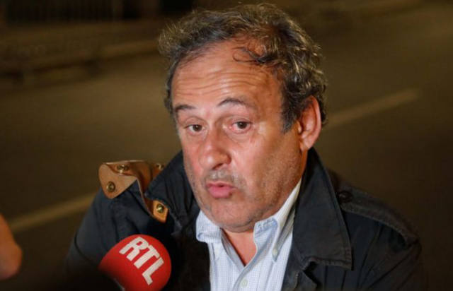 FOTO: Platini fue liberado tras ser interrogado más de 12 horas